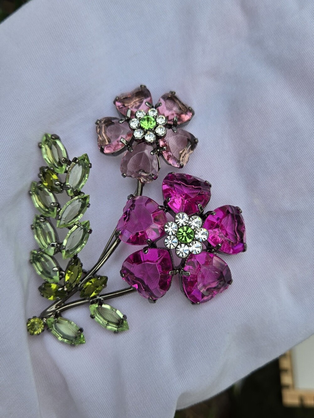 Avon Huge  Vintage  Pink and Purple Green Crystal Brooche - Picture 7 of 16